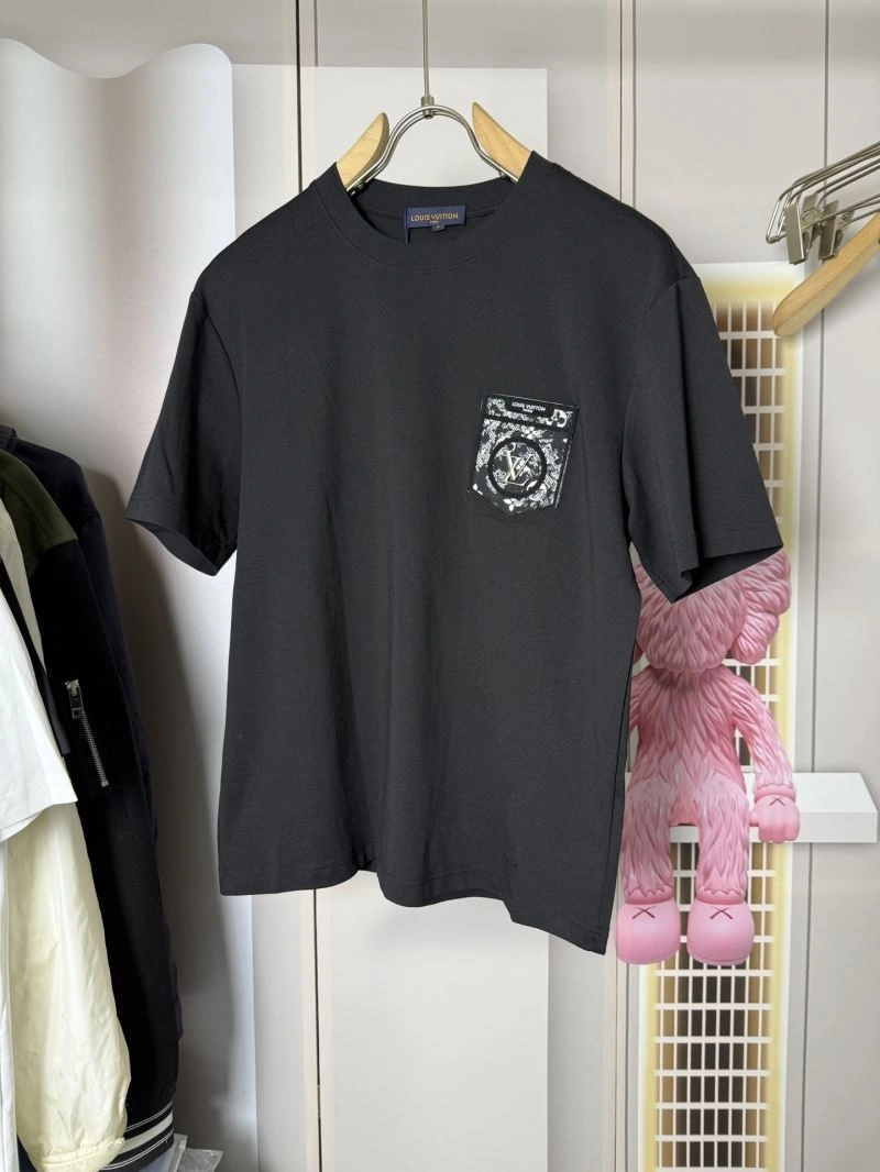 Louis Vuitton T-Shirts Lightweight 137287