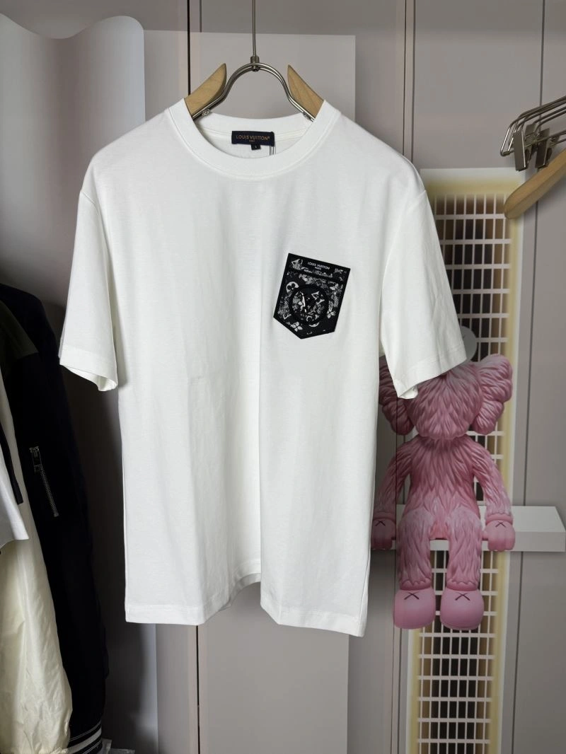 Louis Vuitton T-Shirts Lightweight 137287