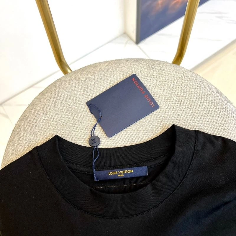 MoistureWicking Louis Vuitton T-Shirts 137269