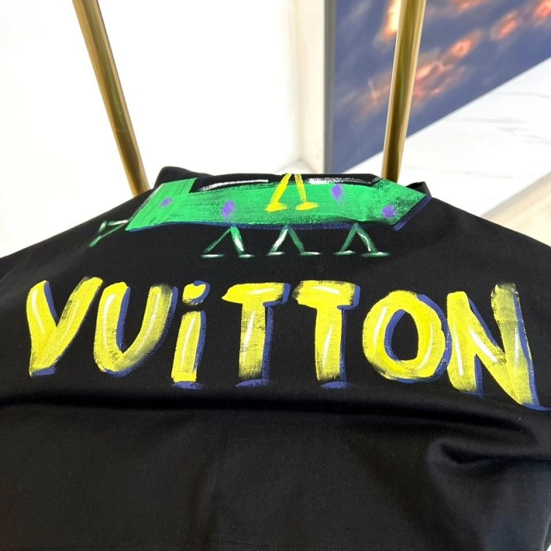 MoistureWicking Louis Vuitton T-Shirts 137269