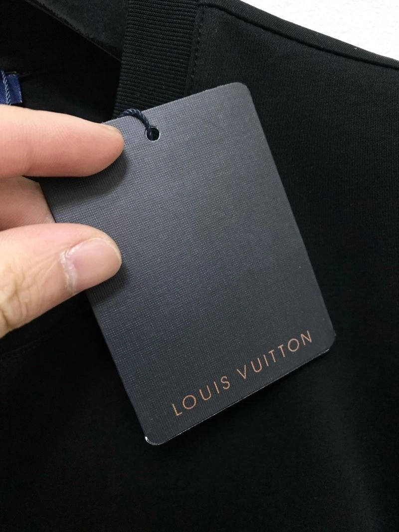 Breathable Louis Vuitton T-Shirts 137267