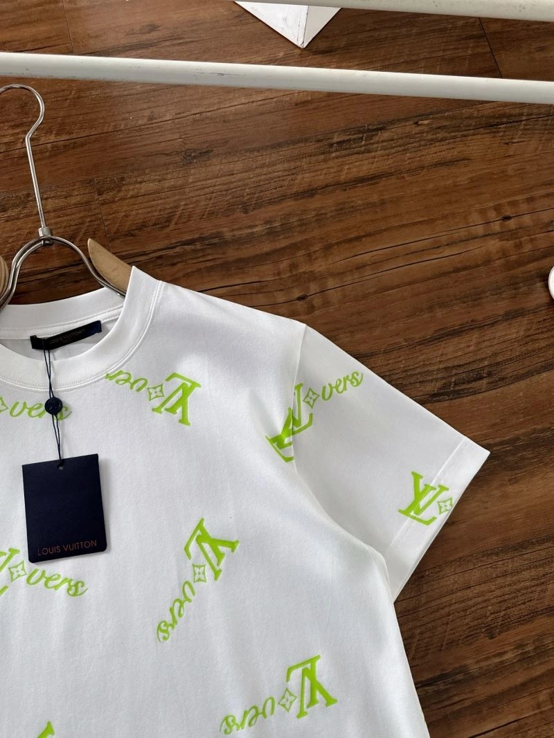 Louis Vuitton T-Shirts Sleek 137264