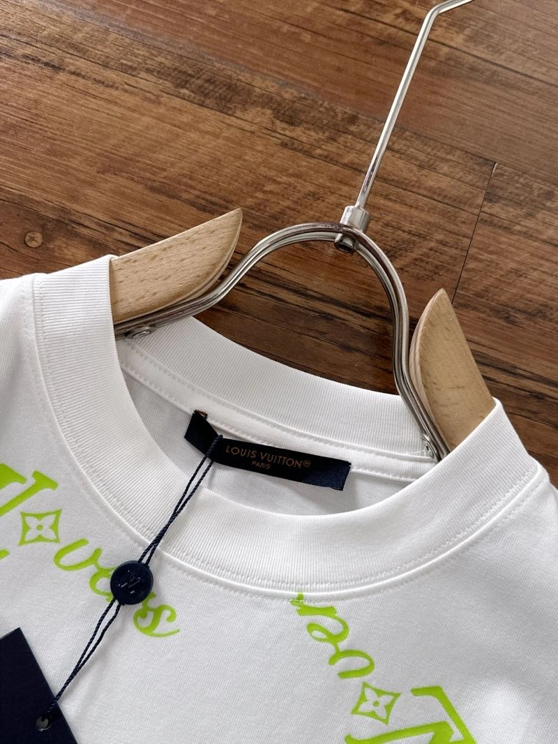 Louis Vuitton T-Shirts Sleek 137264