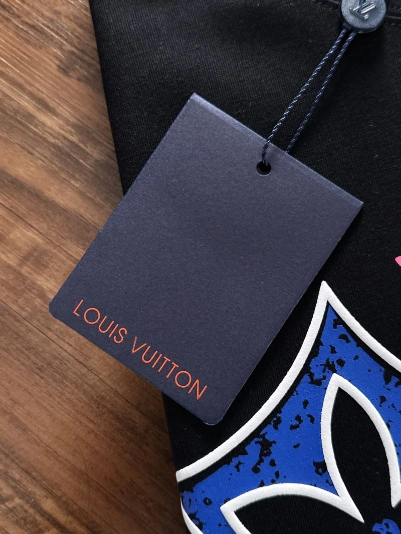 ComfortFit Louis Vuitton T-Shirts 137259