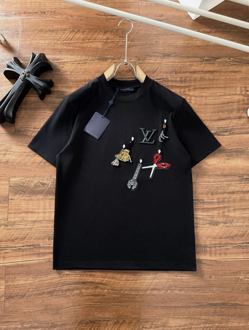 Vibrant Louis Vuitton T-Shirts 137242