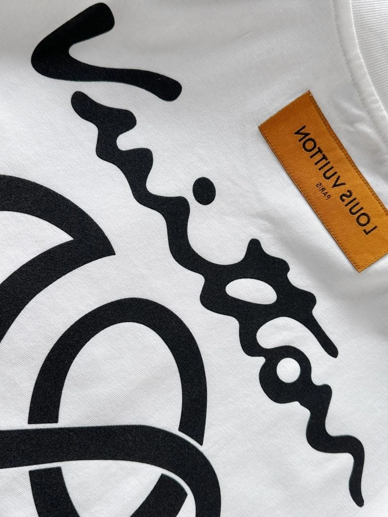 Modern Louis Vuitton T-Shirts 137244