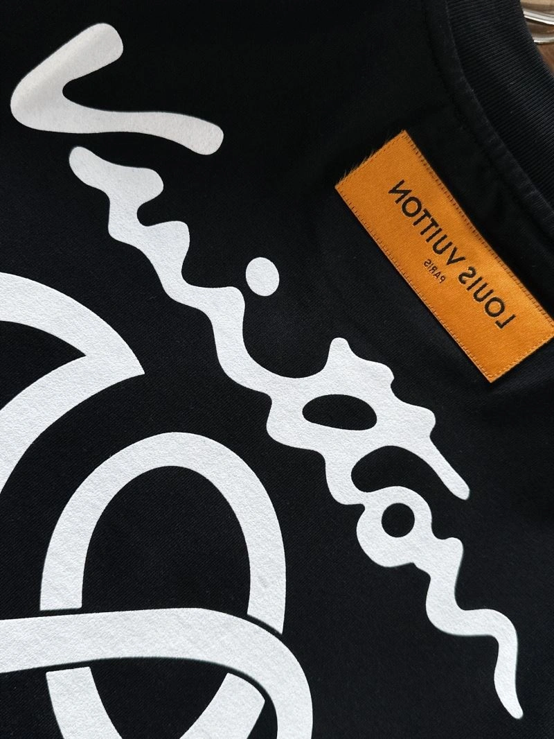 Bright Louis Vuitton T-Shirts 137250