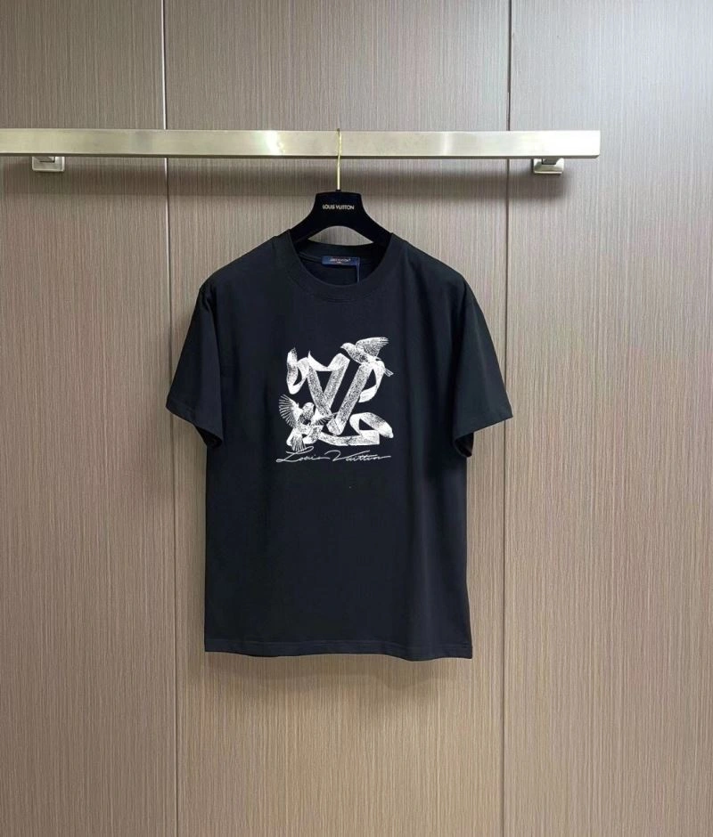 Effortless Louis Vuitton T-Shirts 137243