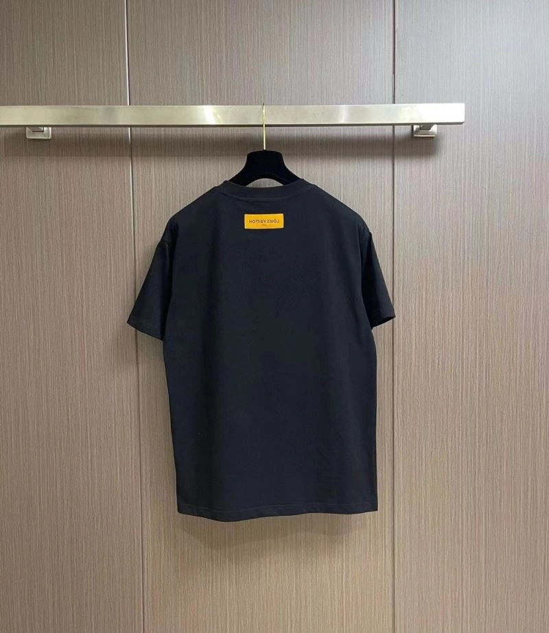 Effortless Louis Vuitton T-Shirts 137243