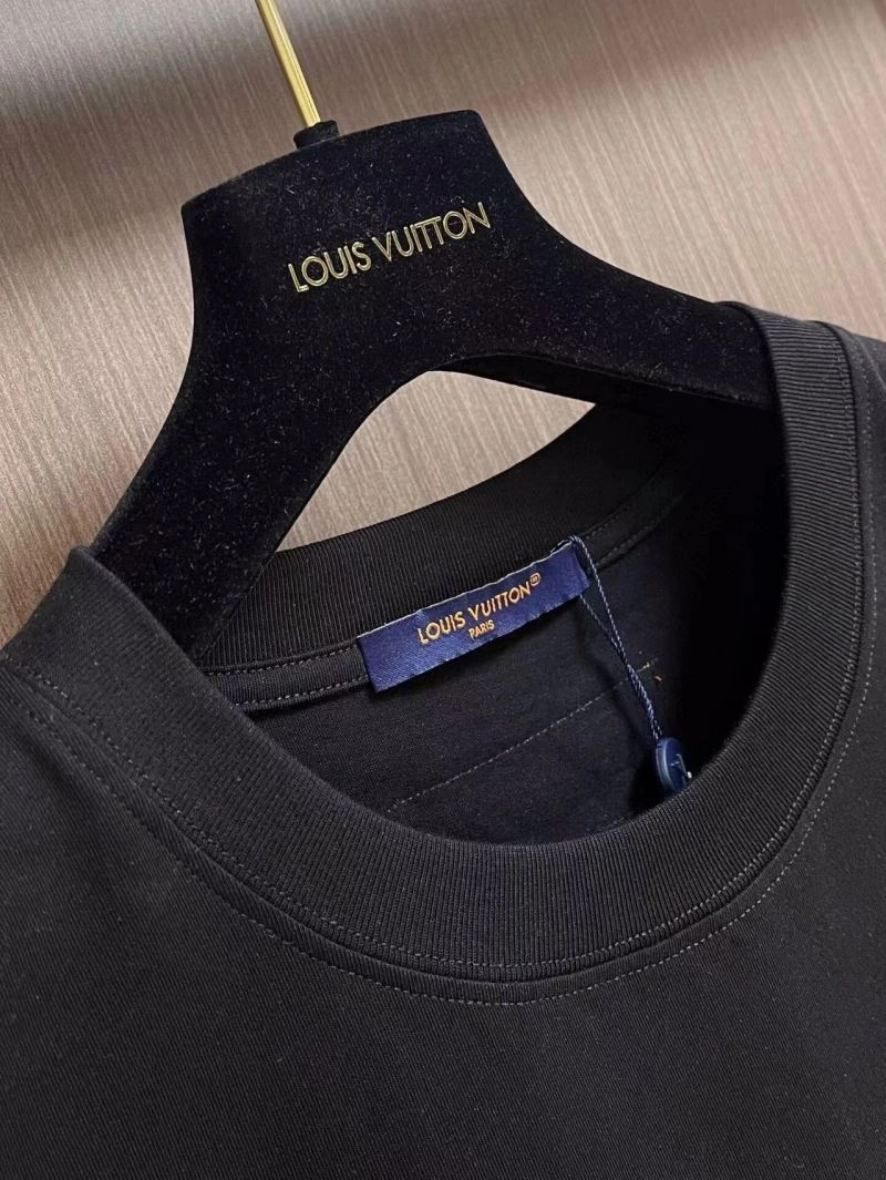 Effortless Louis Vuitton T-Shirts 137243