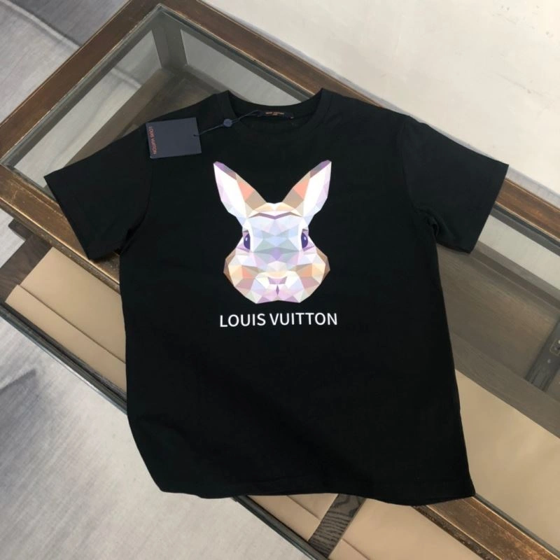 Functional Louis Vuitton T-Shirts 137238