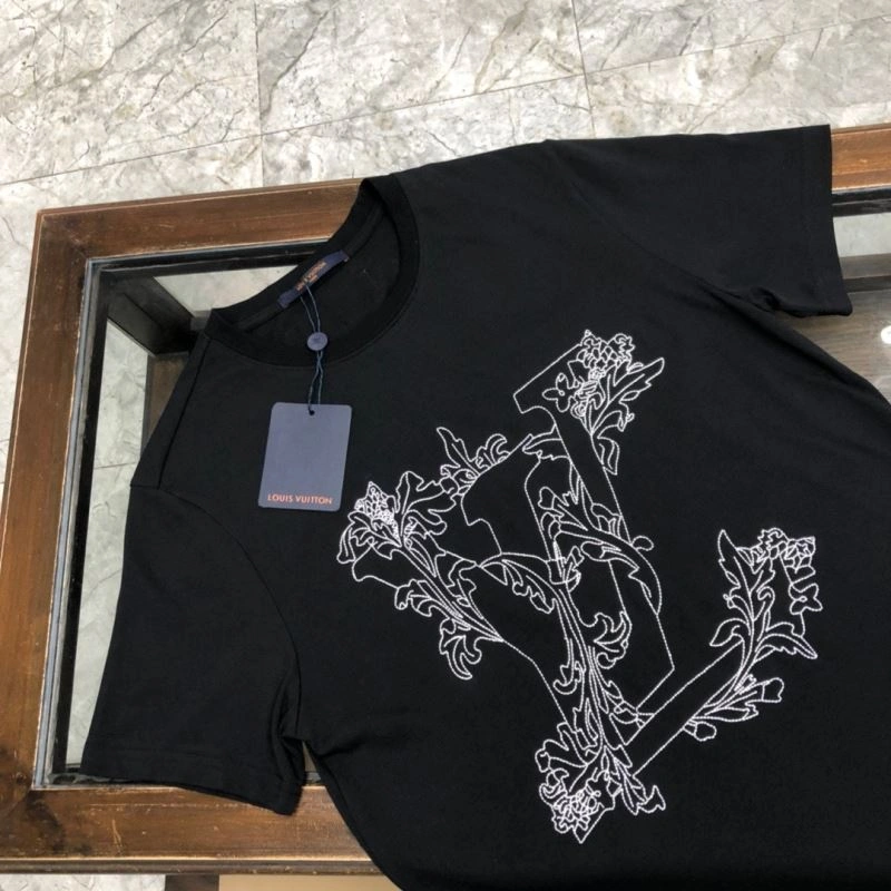 Louis Vuitton T-Shirts Trendy 137236