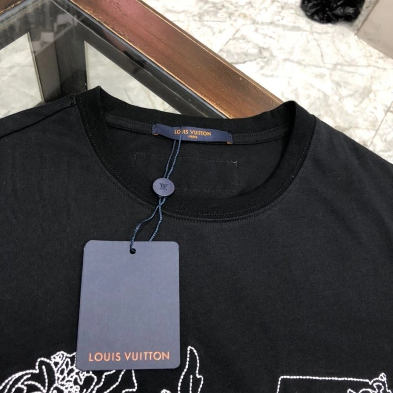 Louis Vuitton T-Shirts Trendy 137236