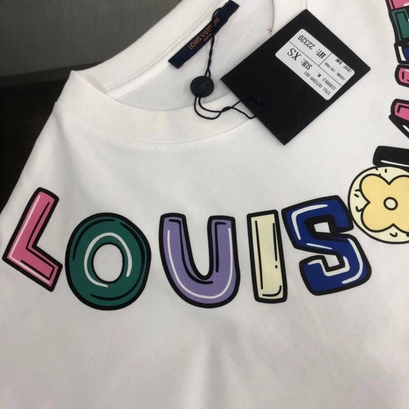 Sporty Louis Vuitton T-Shirts 137230
