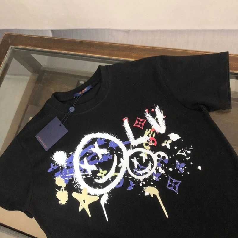 HighQuality Louis Vuitton T-Shirts 137245
