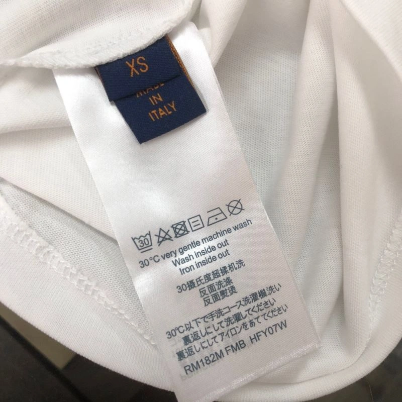 Effortless Louis Vuitton T-Shirts 137224