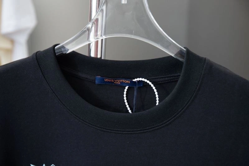 Comfortable Louis Vuitton T-Shirts 137232