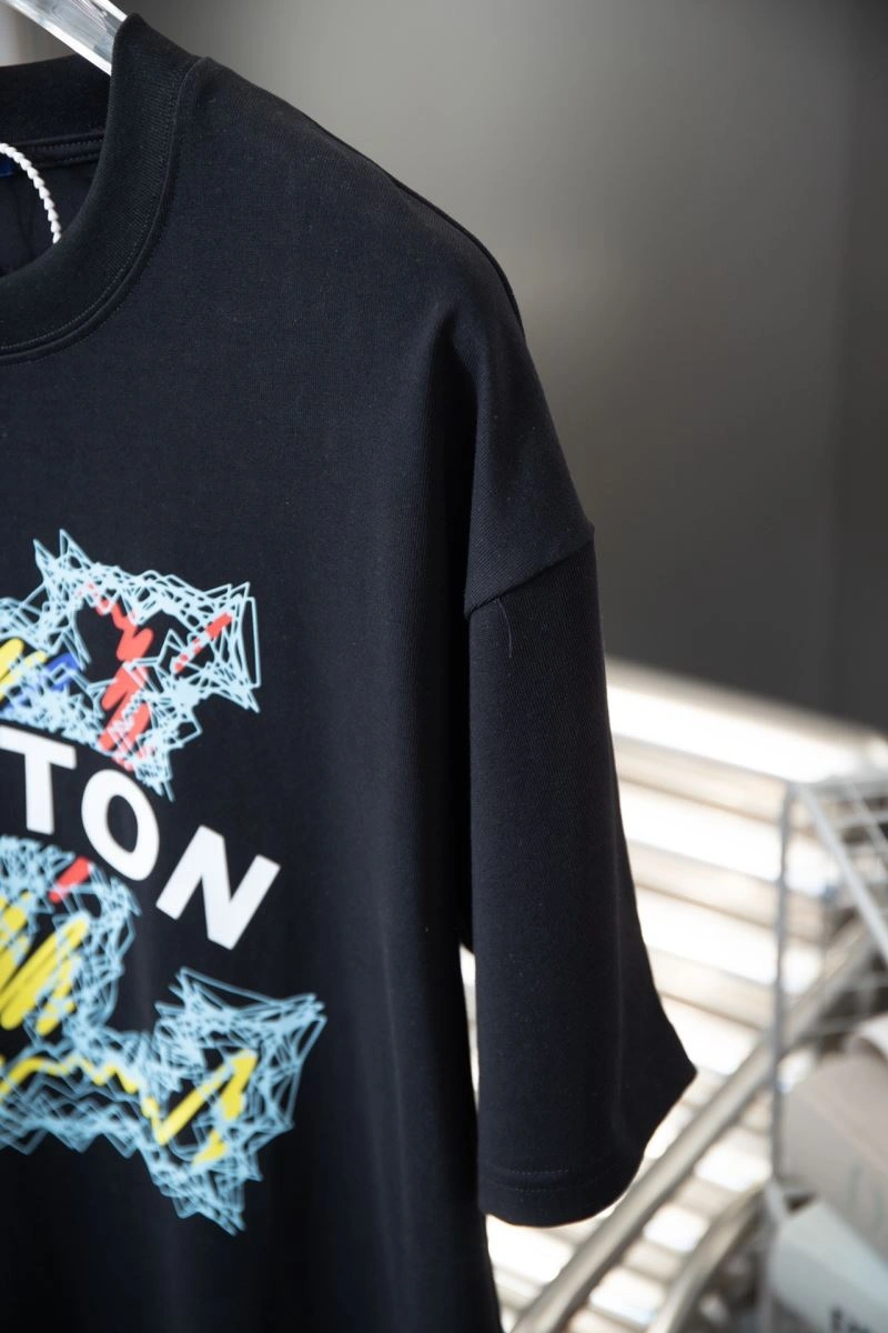 Comfortable Louis Vuitton T-Shirts 137232
