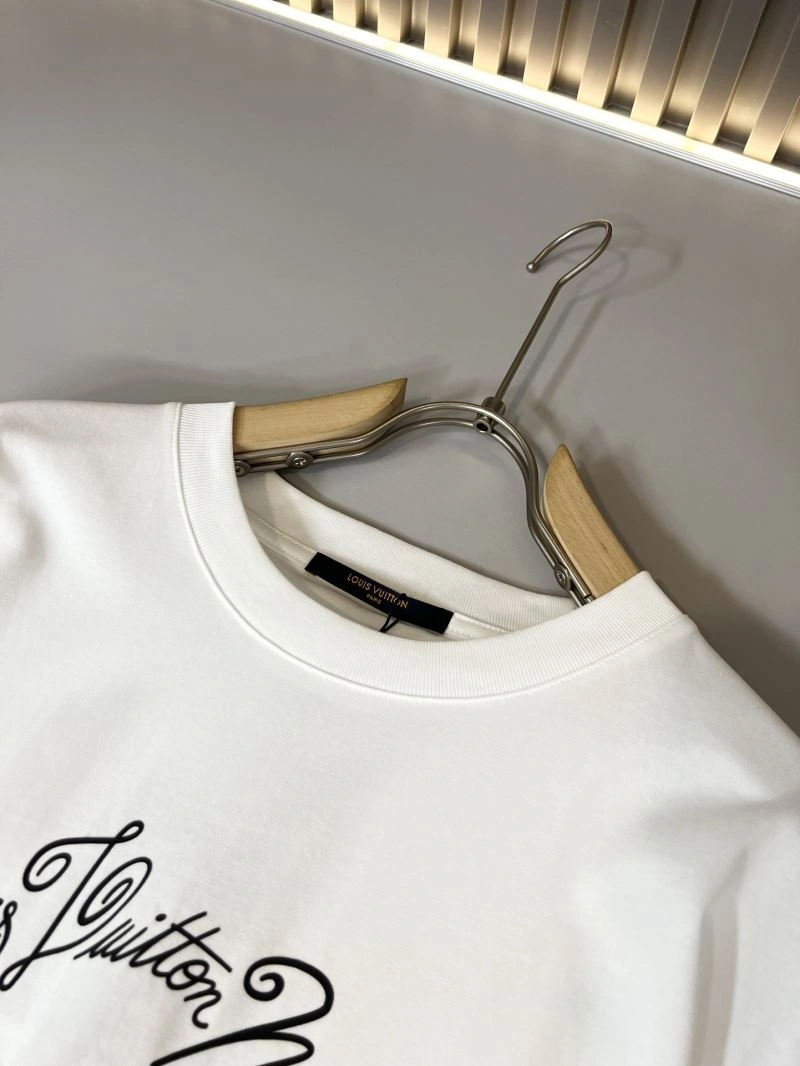 Minimalist Louis Vuitton T-Shirts 137221