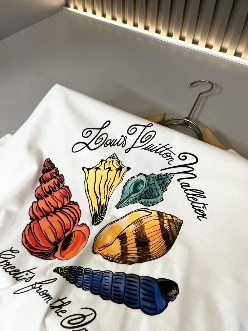 Minimalist Louis Vuitton T-Shirts 137221