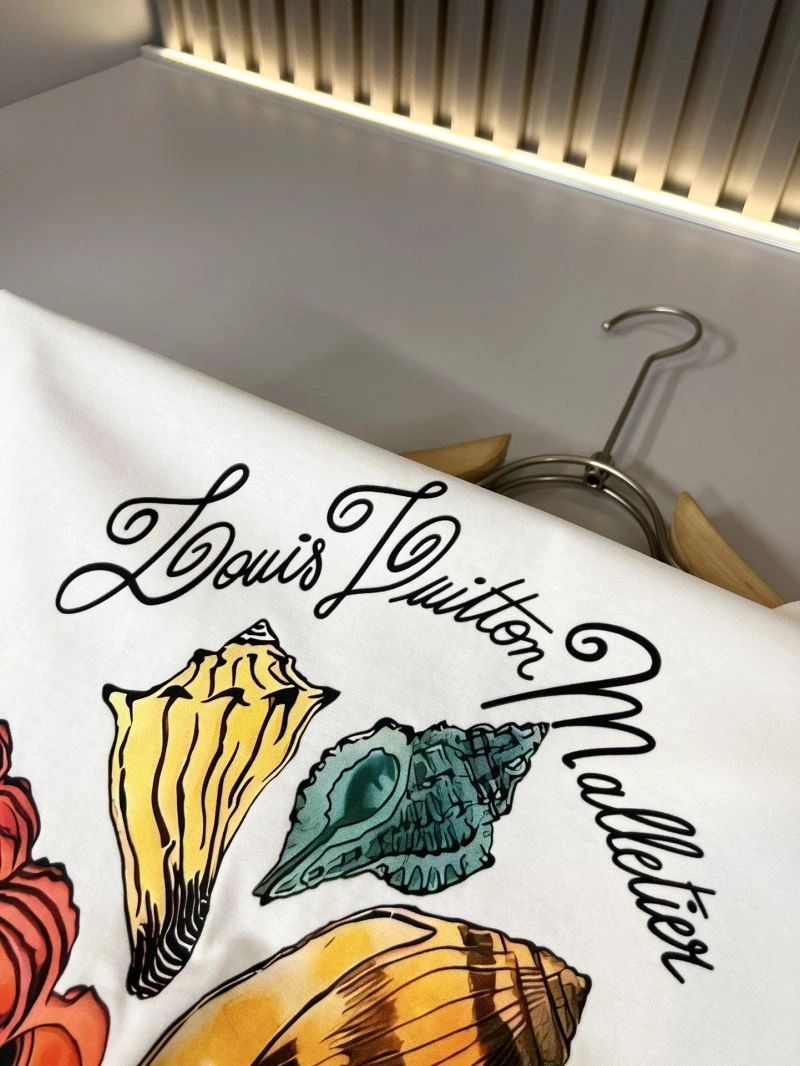 Minimalist Louis Vuitton T-Shirts 137221