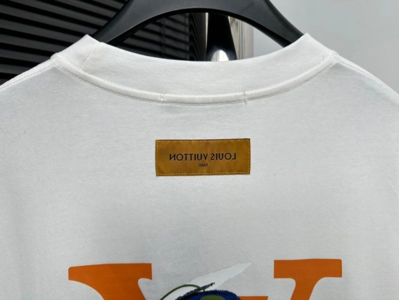 Louis Vuitton T-Shirts Contemporary 137202