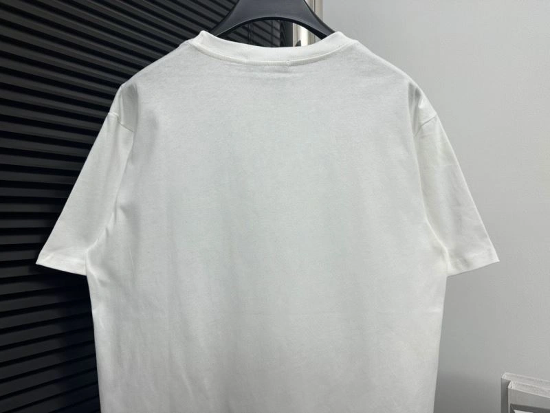 Louis Vuitton T-Shirts Minimalist 137214