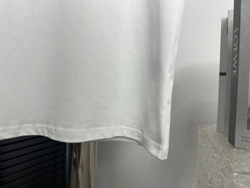 Louis Vuitton T-Shirts Minimalist 137214