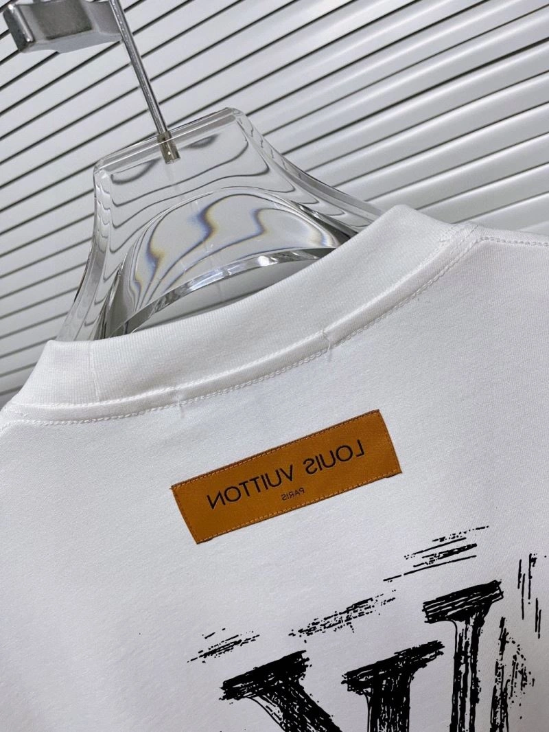 Louis Vuitton T-Shirts FashionForward 137199
