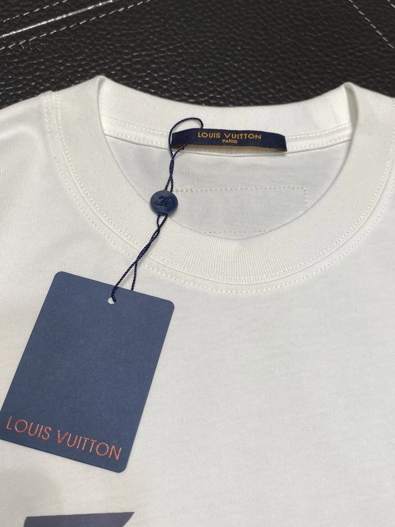 Compact Louis Vuitton T-Shirts 137200