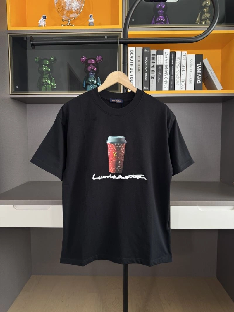 Louis Vuitton T-Shirts UrbanChic 137207
