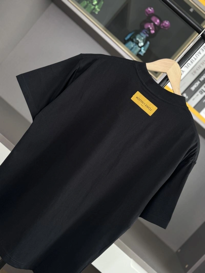 Louis Vuitton T-Shirts UrbanChic 137207