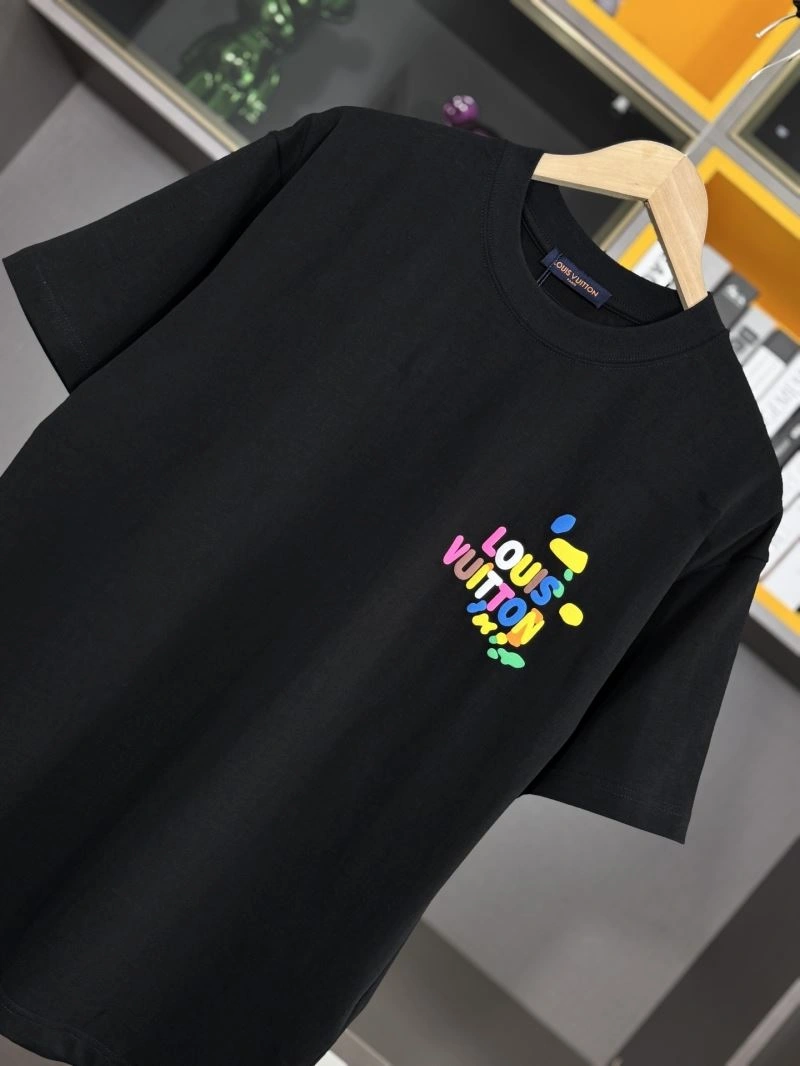 Modern Louis Vuitton T-Shirts 137217