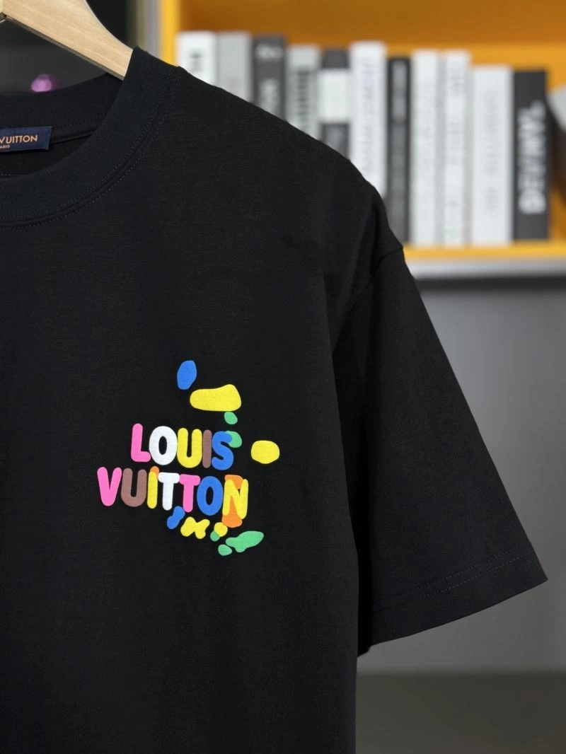 Modern Louis Vuitton T-Shirts 137217