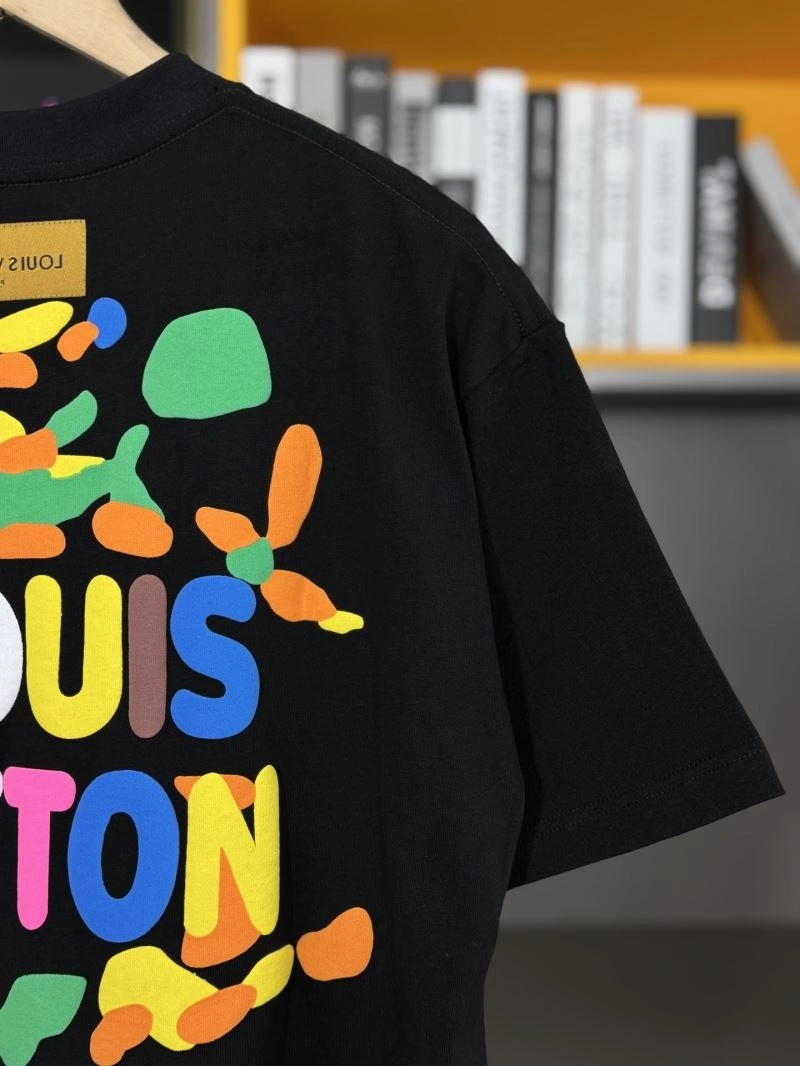 Modern Louis Vuitton T-Shirts 137217