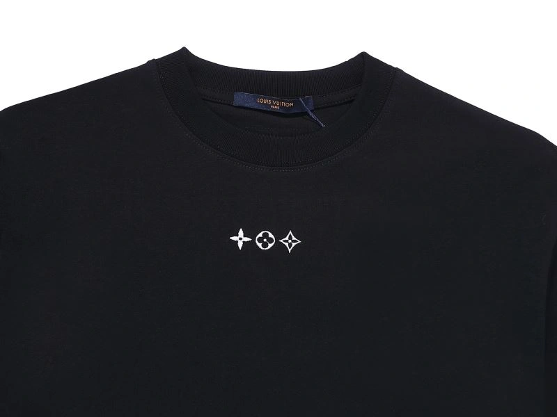 Tailored Louis Vuitton T-Shirts 137191
