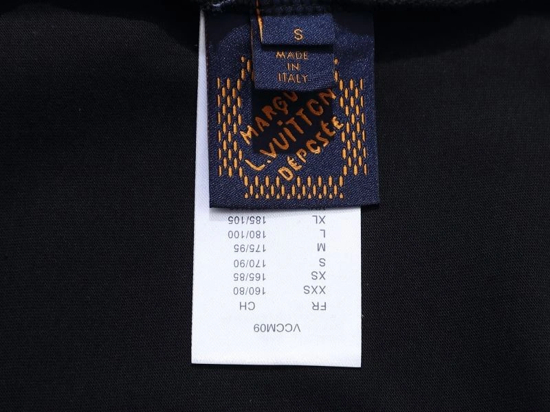 Tailored Louis Vuitton T-Shirts 137191