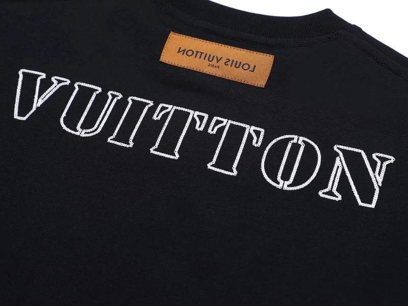 Tailored Louis Vuitton T-Shirts 137191