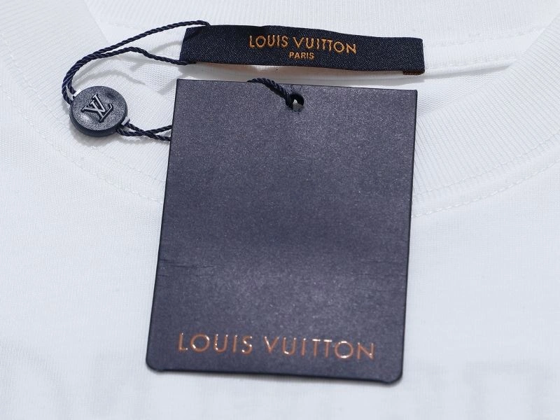 Refined Louis Vuitton T-Shirts 137210