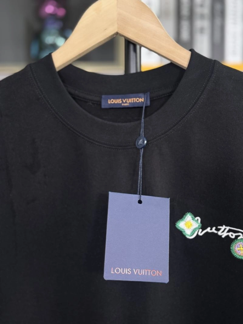 AllSeason Louis Vuitton T-Shirts 137208