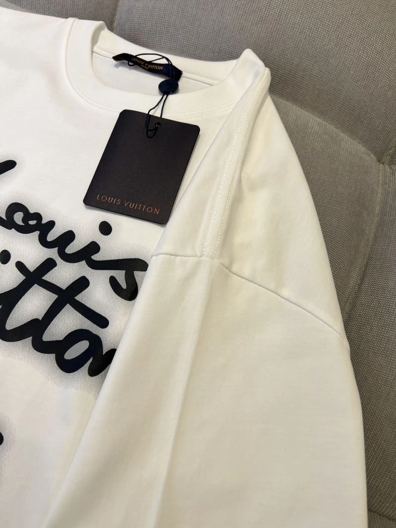 Minimalist Louis Vuitton T-Shirts 137192