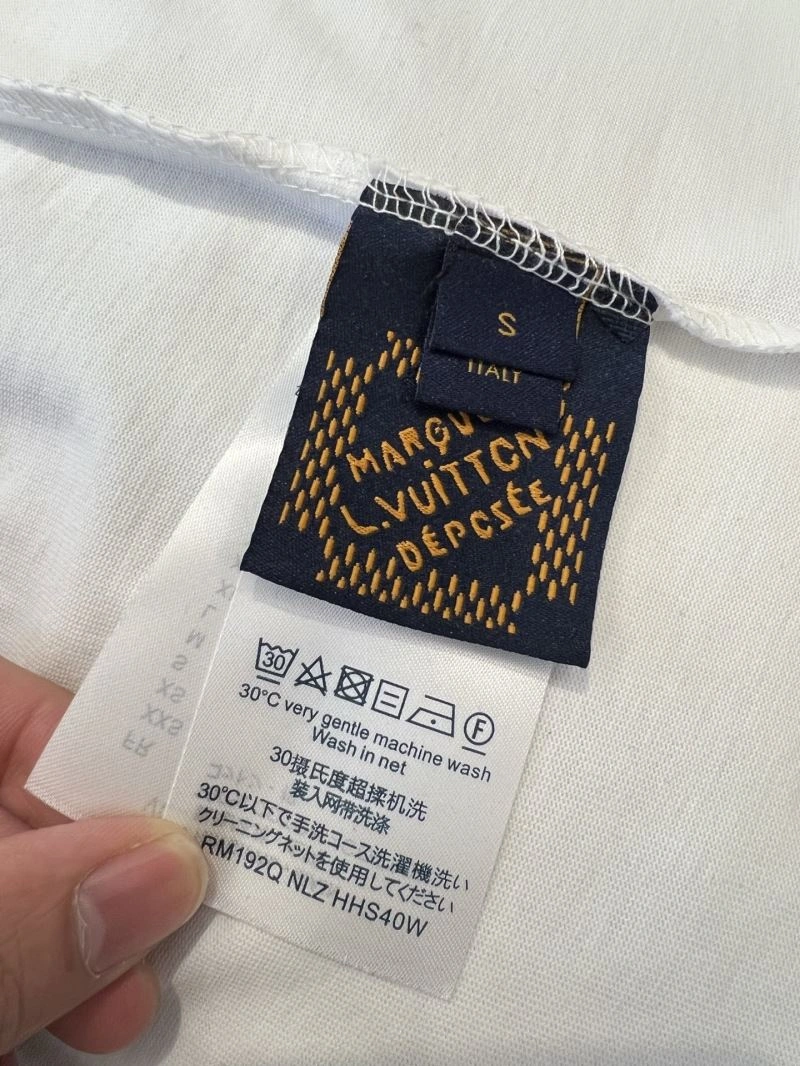 Minimalist Louis Vuitton T-Shirts 137192