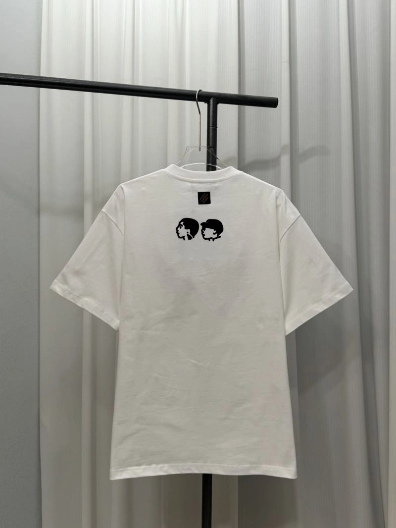 Louis Vuitton T-Shirts WrinkleFree 137198