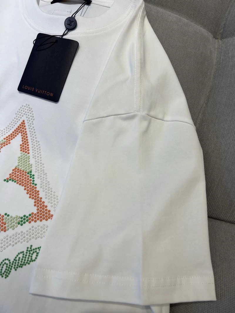 Louis Vuitton T-Shirts Breathable 137187