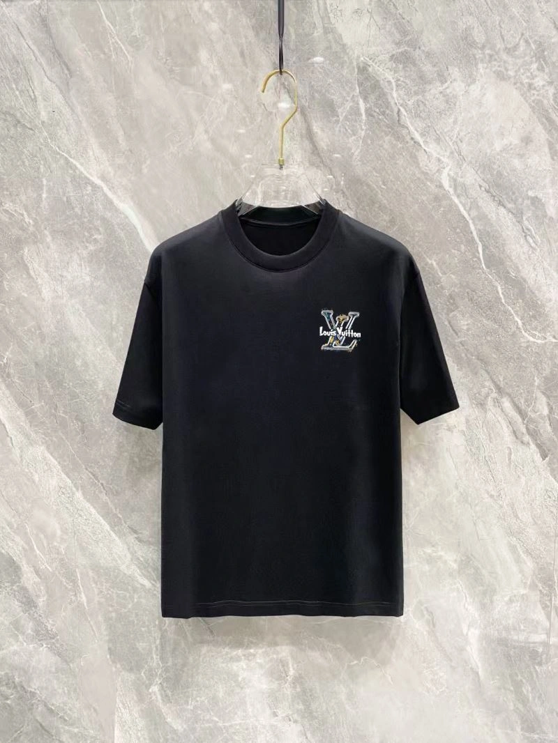 Flexible Louis Vuitton T-Shirts 137161