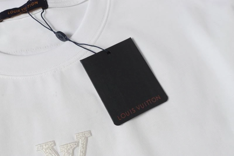 Sophisticated Louis Vuitton T-Shirts 137158