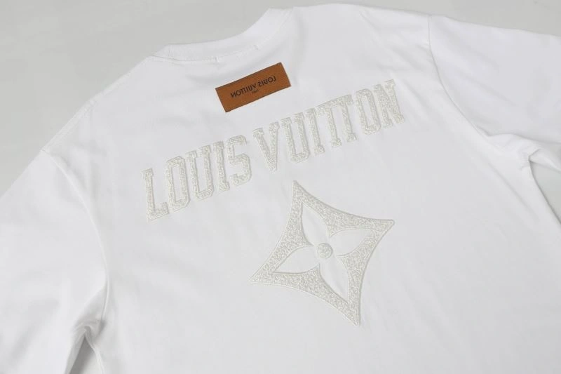 Sophisticated Louis Vuitton T-Shirts 137158