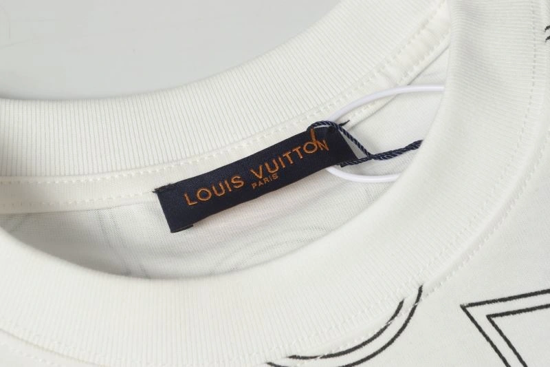 Vibrant Louis Vuitton T-Shirts 137151