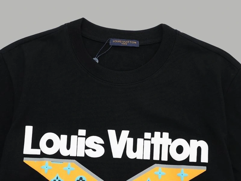 Trendsetting Louis Vuitton T-Shirts 137156