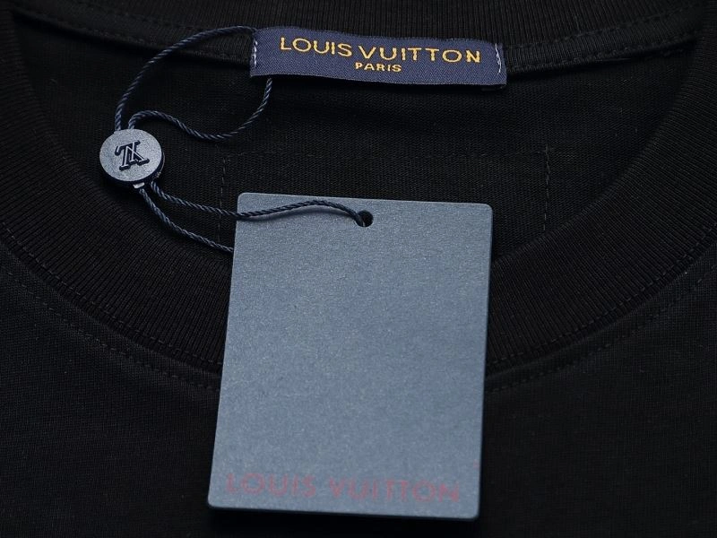 Trendsetting Louis Vuitton T-Shirts 137156